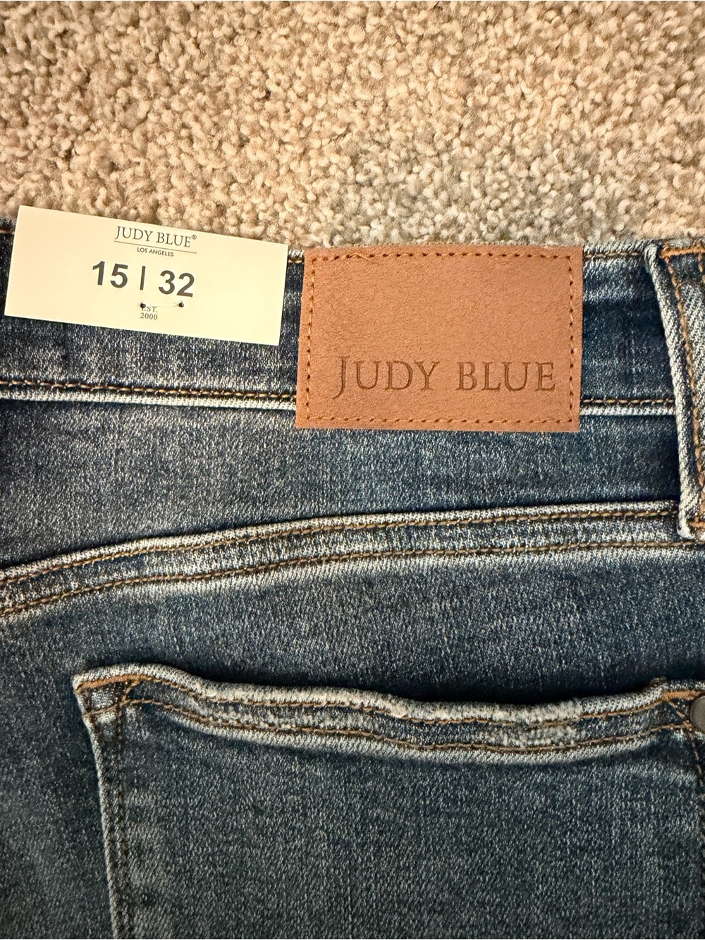 Judy Blue Women's High-Rise 90's Straight Leg Ripped Jeans Size 15/32 NWT - Picture 16 of 16